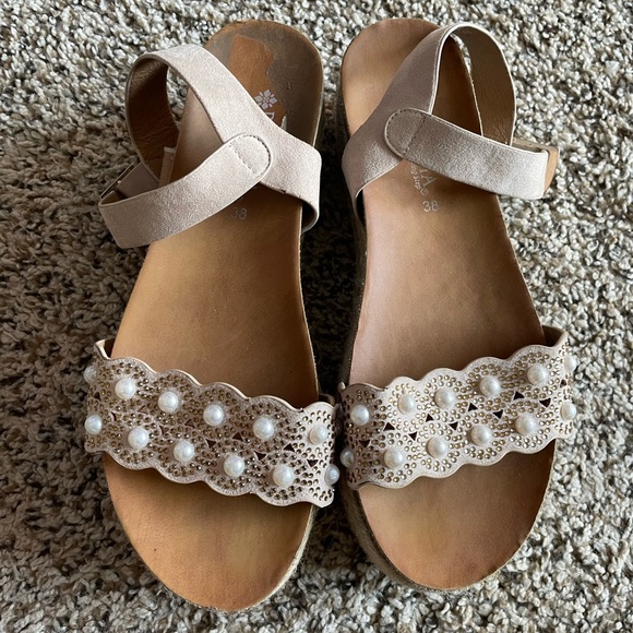 Beautiful platform sandal - Picture 4 of 4